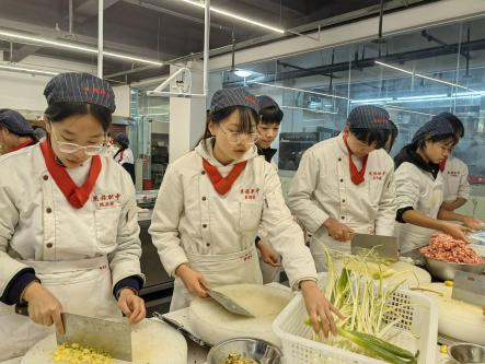 生产带实训 实训促教学